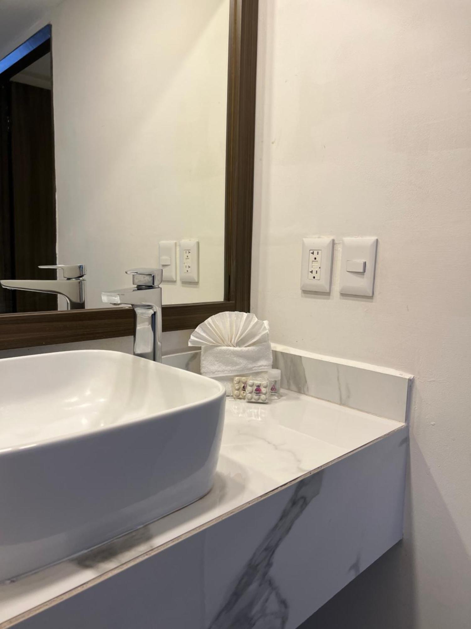 Hotel Bugambilia Ермосільо Екстер'єр фото